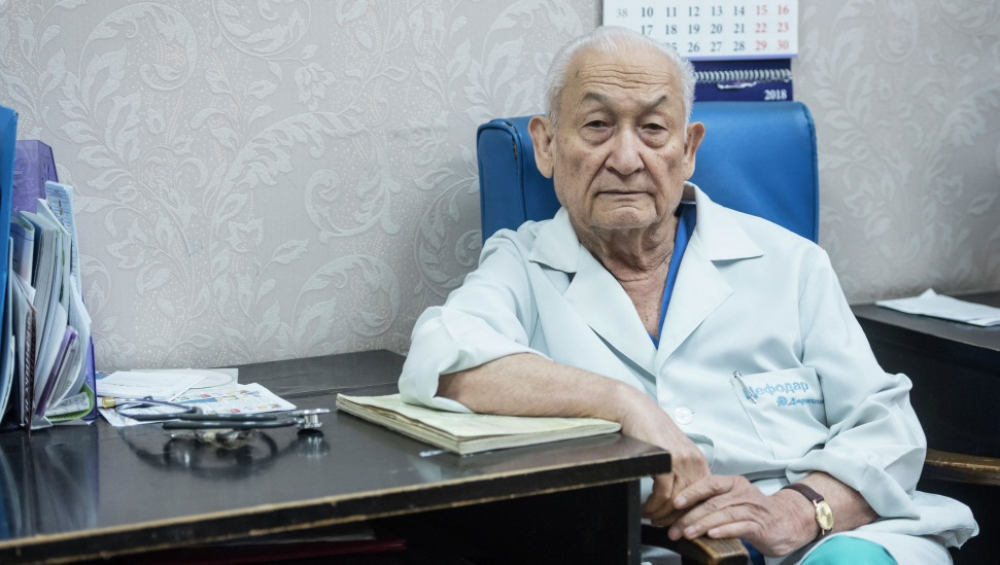 Врачи создали штаб по защите хирурга Эрнста Акрамова