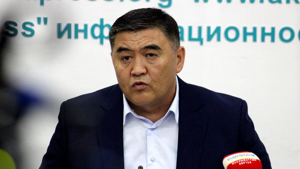 Камчыбек Ташиев недоволен работой Таможенной службы в борьбе с контрабандой