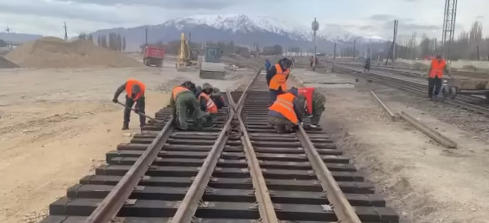 В Балыкчы началось строительство железной дороги