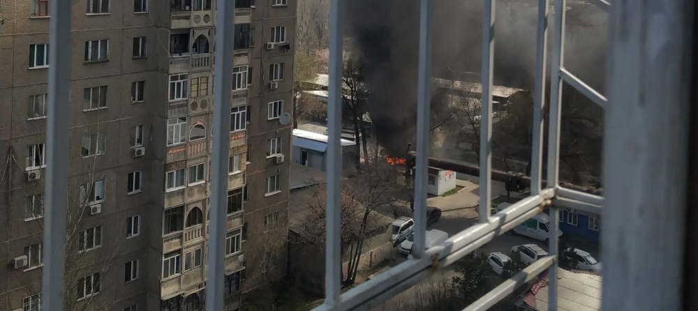 В столичном микрорайоне "Городок энергетиков" взорвался внедорожник (видео)