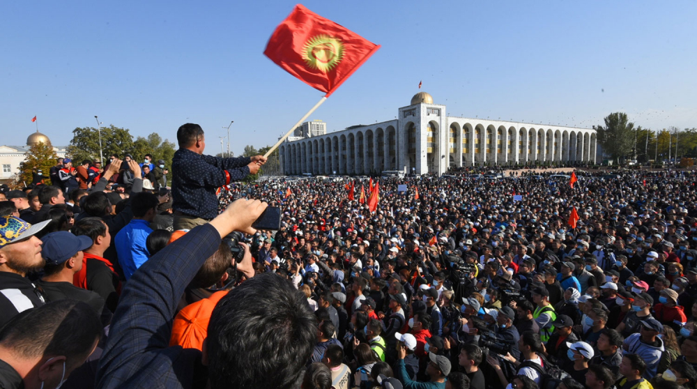 До 1 сентября в Бишкеке можно митинговать только в парке имени Горького