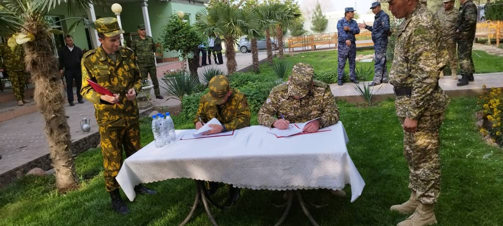 Кыргызстан и Таджикистан договорились об отвод дополнительных сил и средств, стянутых к границе