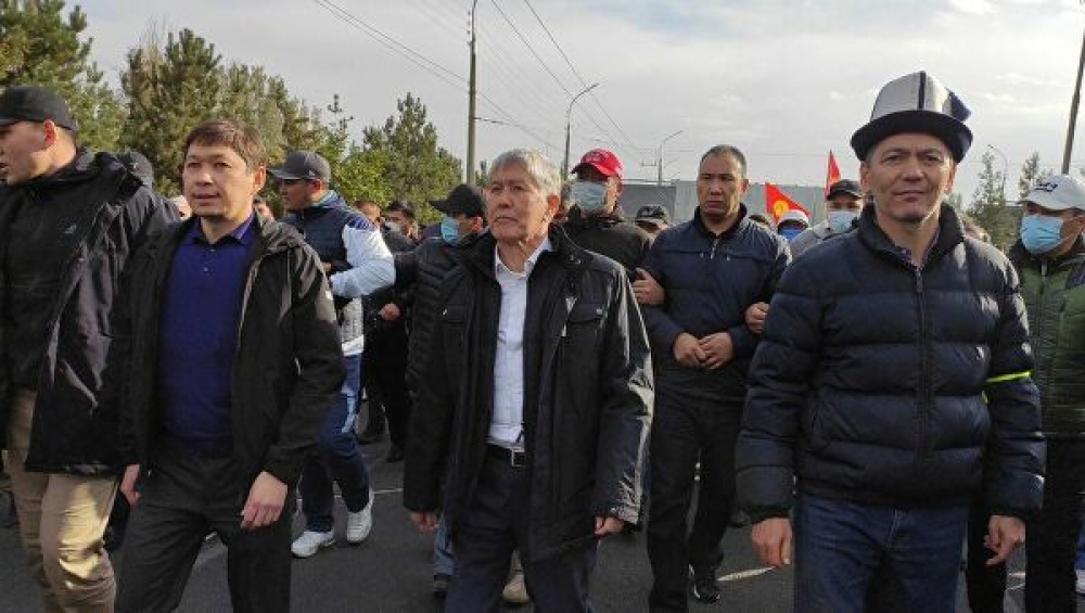 Адвокат президенту: Алмазбек Атамбаев не призывал к массовым беспорядкам или насильственному захвату власти