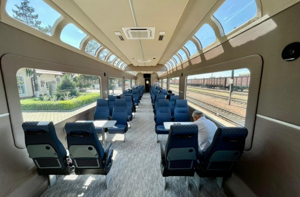 С 22 июля в пассажирском поезде Бишкек-Балыкчы будет доступен люкс вагон