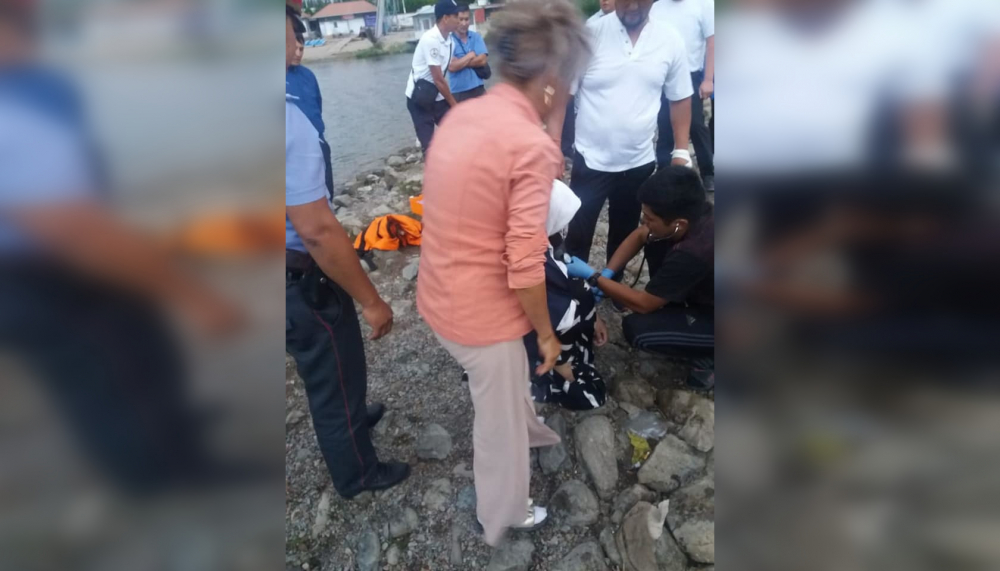 На Иссык-Куле спасатели спасли тонущую девушку