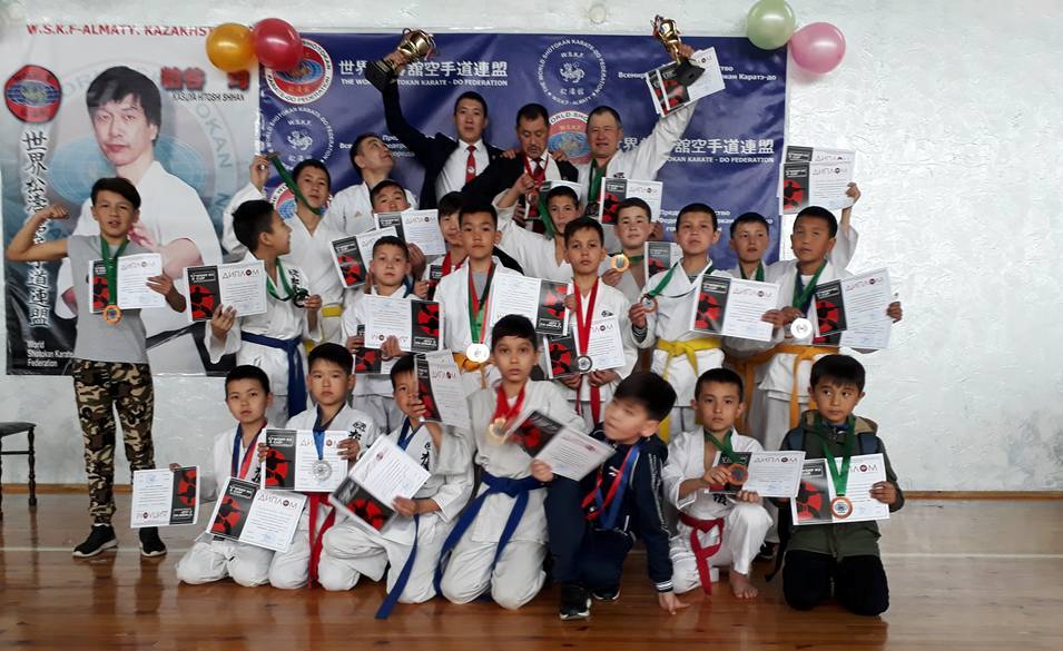 Кыргыз спортчулары Алматада өткөн Шотокан каратэ-до WSKF боюнча кубоктон 10 алтын медаль менен кайтышты