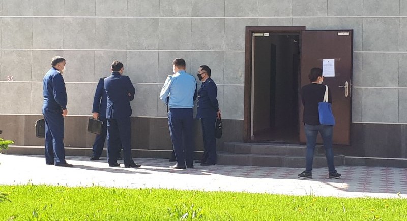Дело о кой-ташских событиях. Родственники подсудимых пытались пройти в здание суда (видео)
